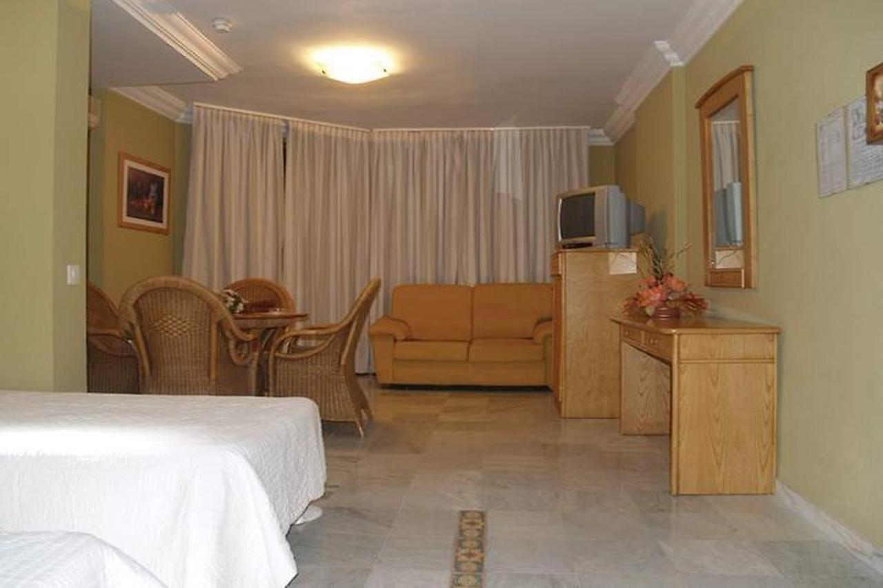 Rocamar Apartment La Linea de la Concepcion Ruang foto